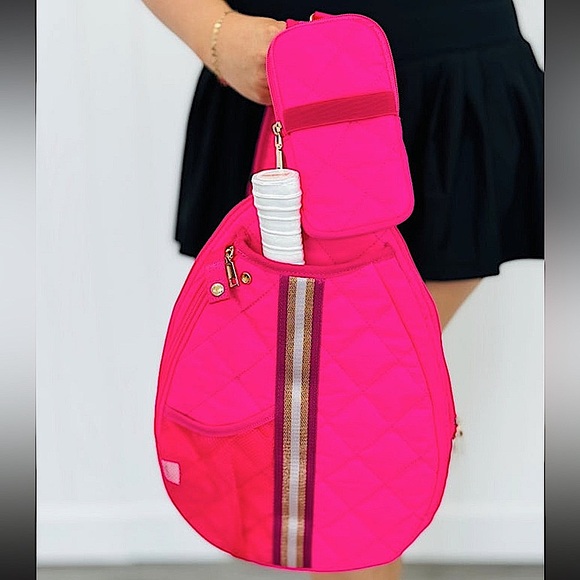 🆕🌿🩷LEMONBELLA: Pickle Ball Quilted Hot Pink Bag w/Stripe - Picture 4 of 13